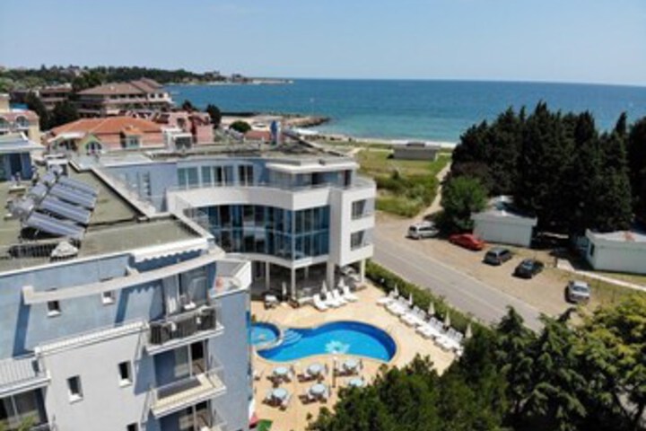 Hotel 4 of 27