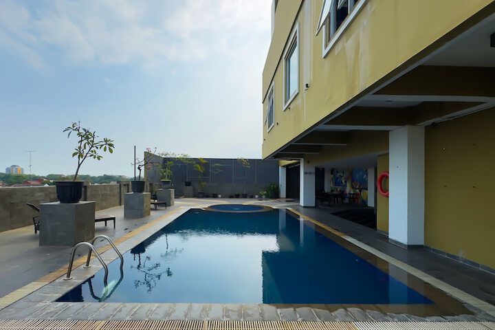 Pool Hotel