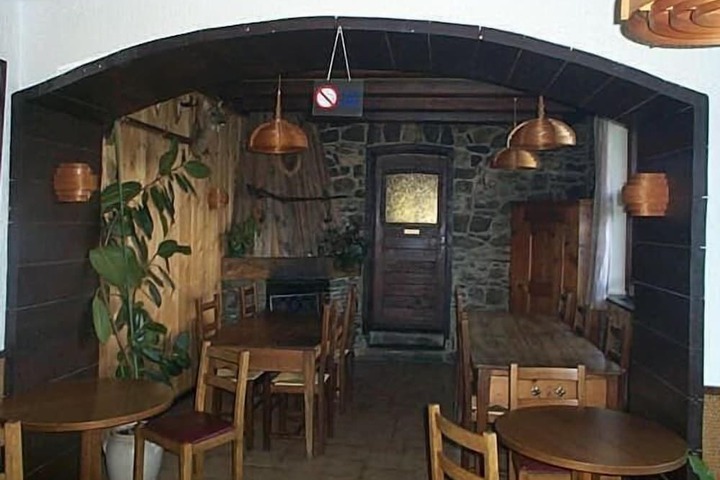 Dining 8 of 35