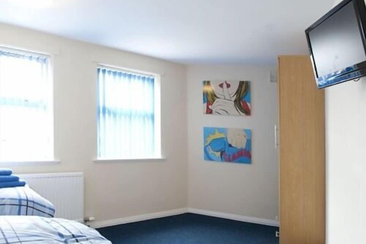 Room 13 of 19