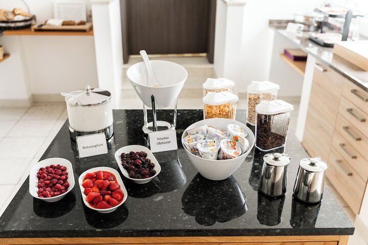 Breakfast/Coffee Service 35 of 48