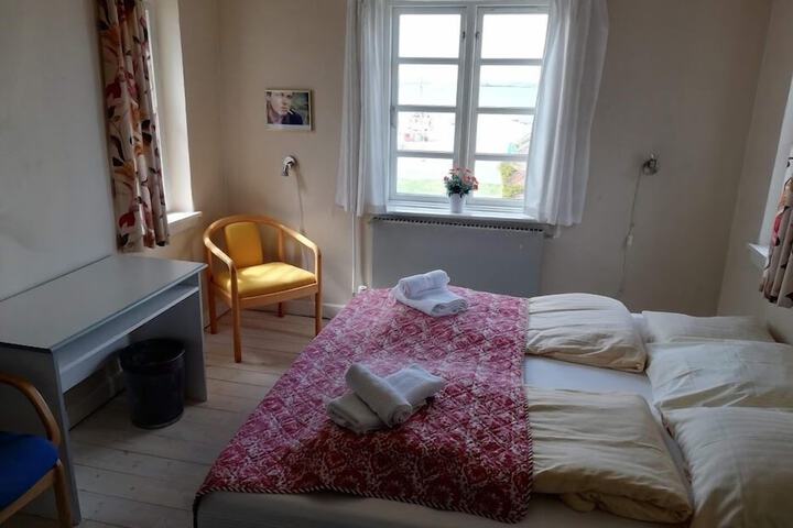Room 8 of 30