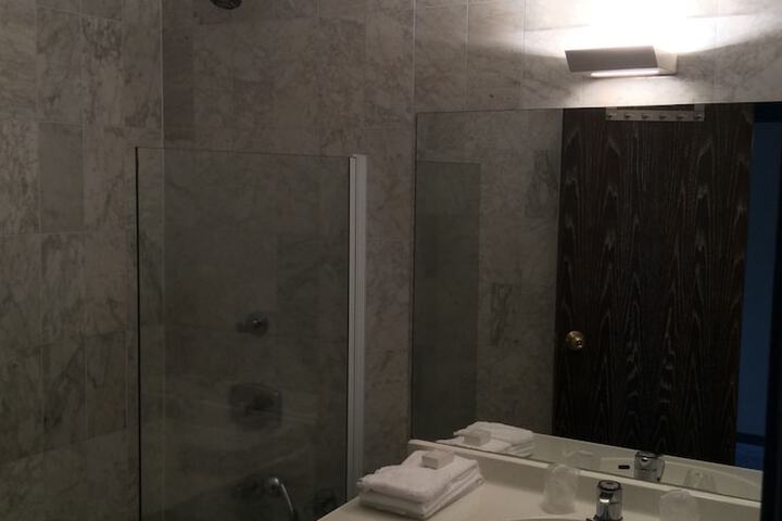 Room 17 of 43