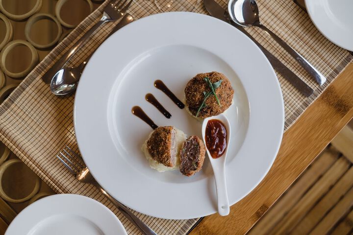Dining 19 of 23