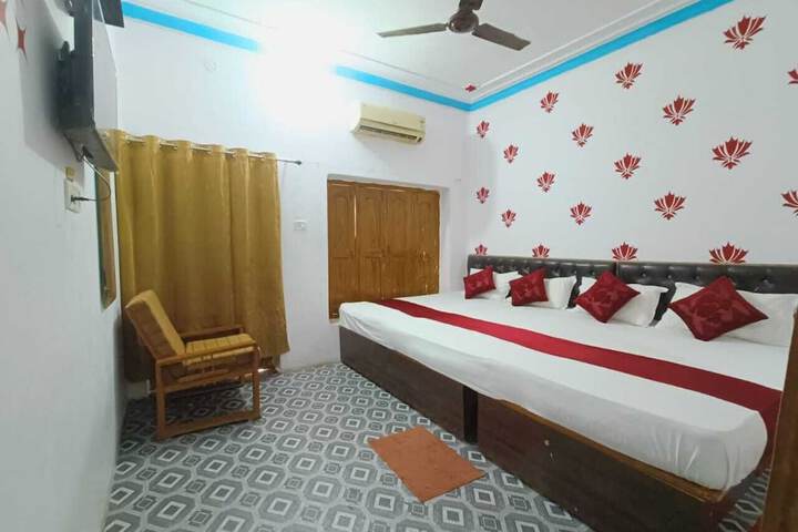 Room 16 of 26