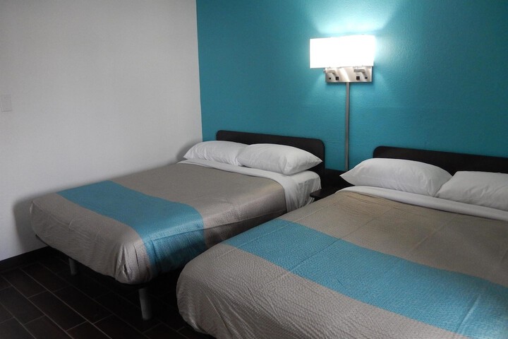 Room 6 of 24