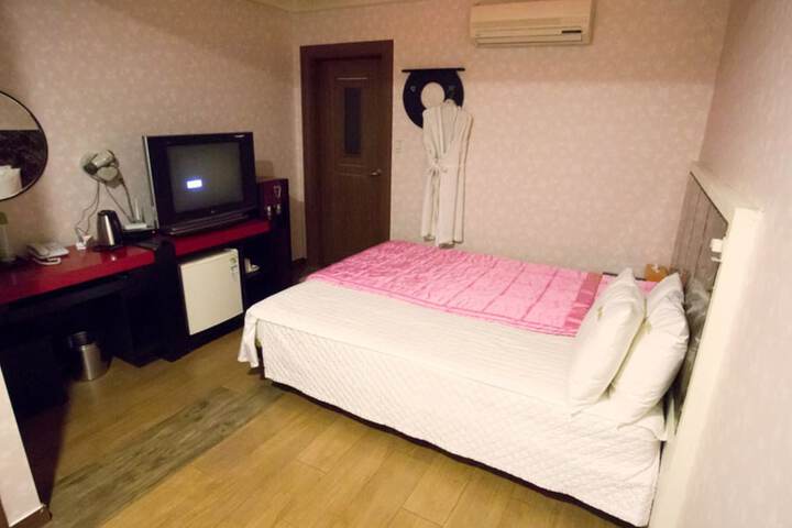 Room 5 of 38
