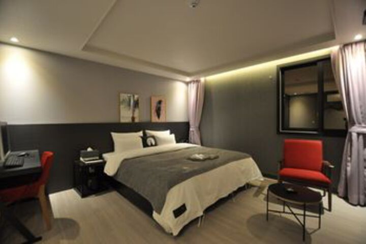 Room 36 of 76