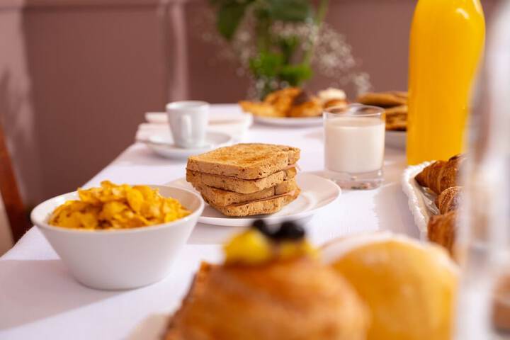 Breakfast/Coffee Service 84 of 111