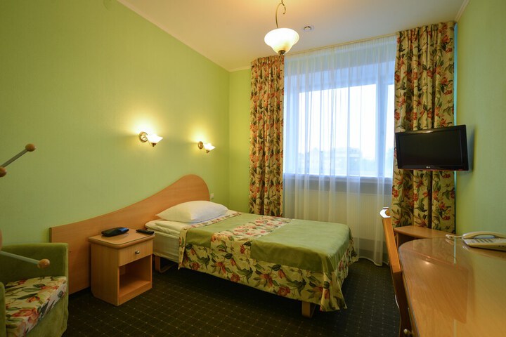 Room 8 of 65
