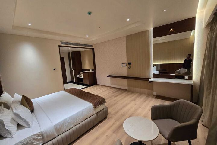 Room 7 of 50
