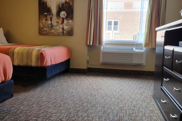 Room 13 of 25