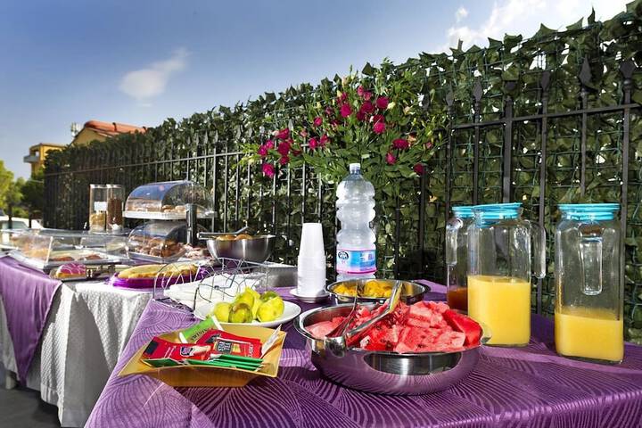 Breakfast area
