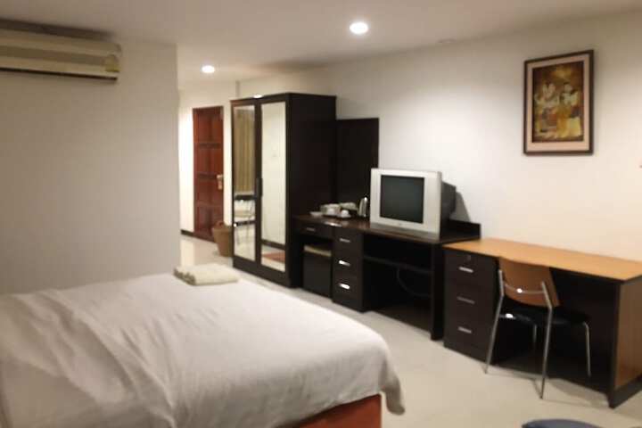 Room 34 of 68