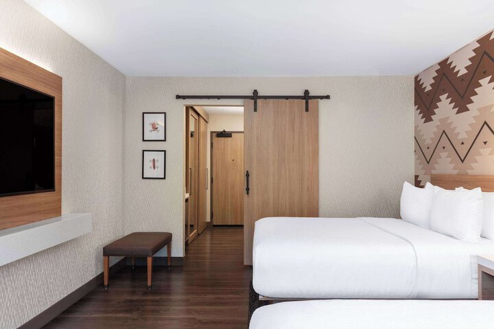 Room 16 of 53