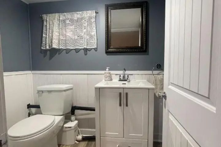 Room 6 of 13
