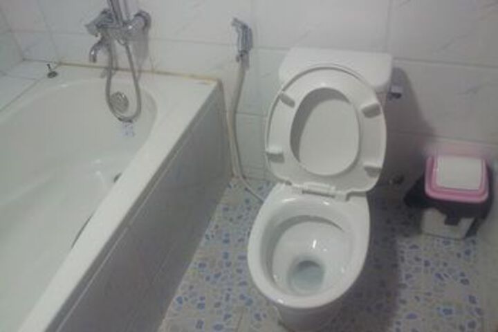 Room 3 of 32