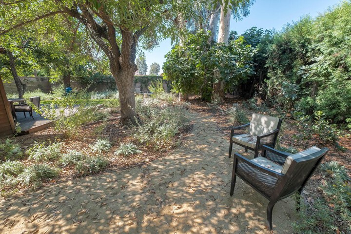 Property Grounds 17 of 18