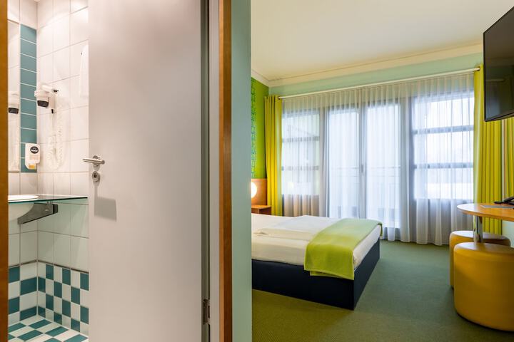 Room 8 of 20