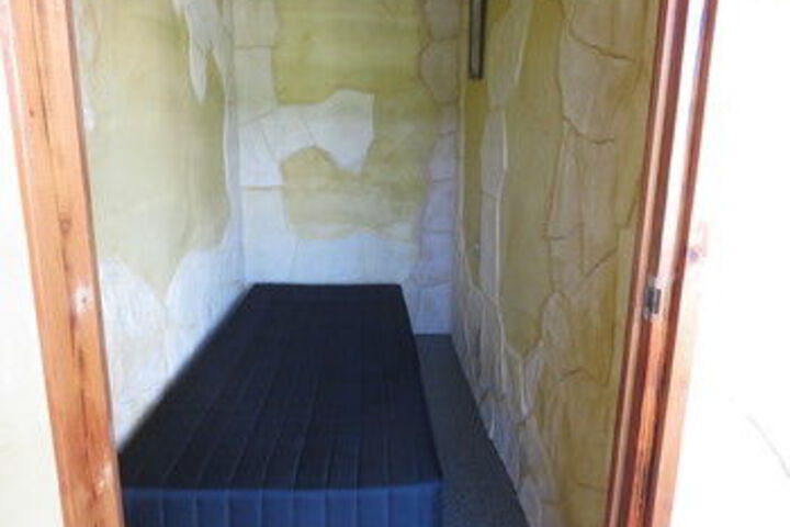 Room 11 of 28