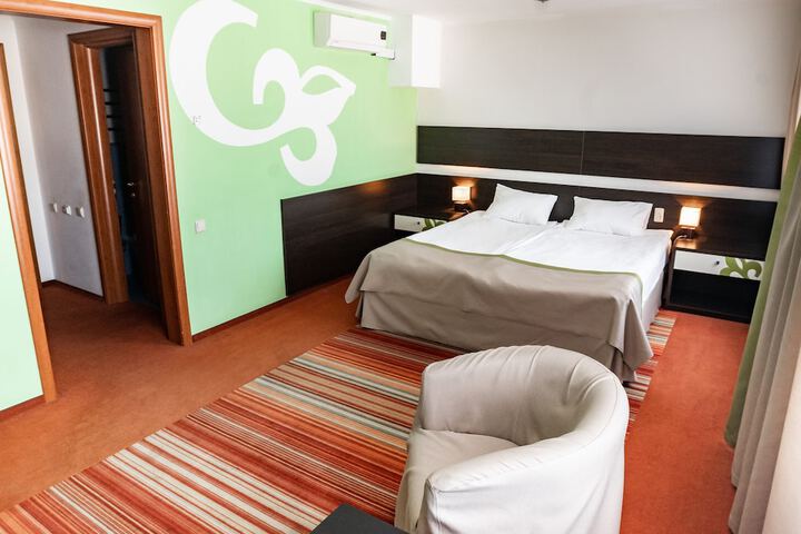 Room 12 of 72
