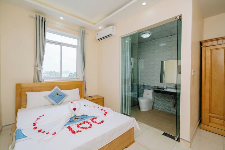 Room 9 of 19
