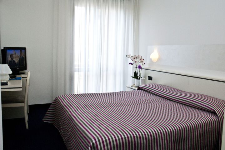 Room 7 of 86