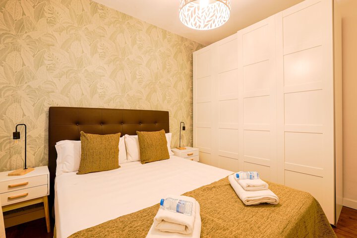 Room 2 of 18