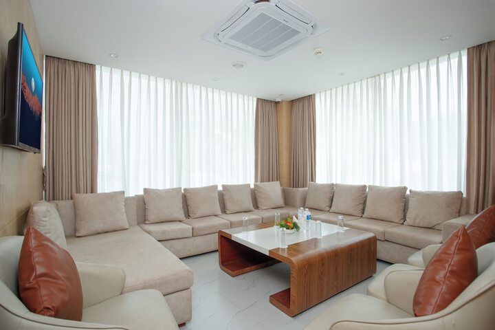 Room 22 of 48