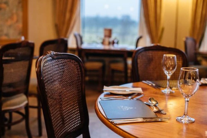Dining 49 of 73