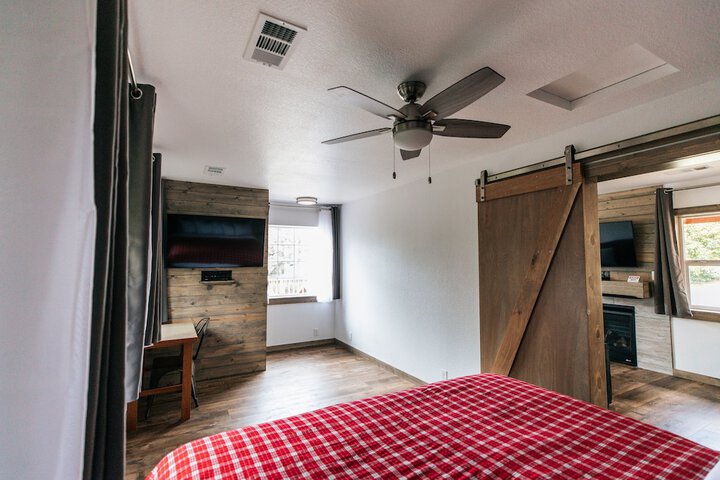 Room 18 of 72
