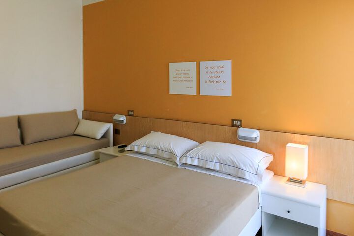 Room 4 of 55