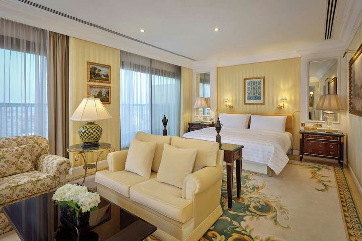 Room 30 of 103
