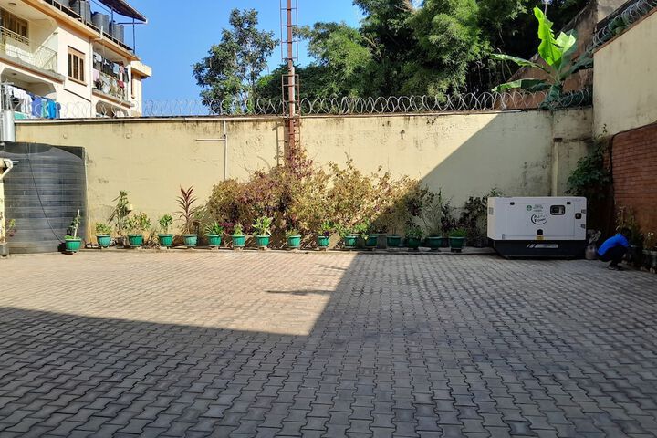 Property Grounds 18 of 19