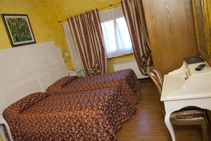 Room 15 of 59