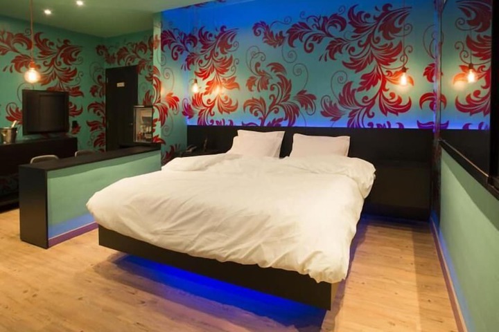 Room 7 of 57