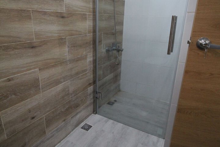 Room 3 of 86