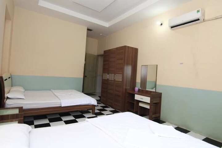Room 6 of 51
