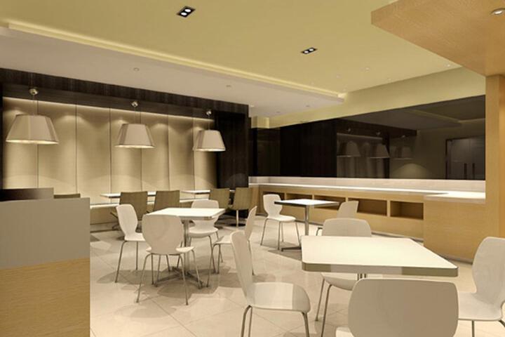 Dining 11 of 12