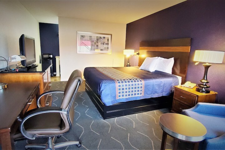 1 King Bed Accessible (2 of 5)