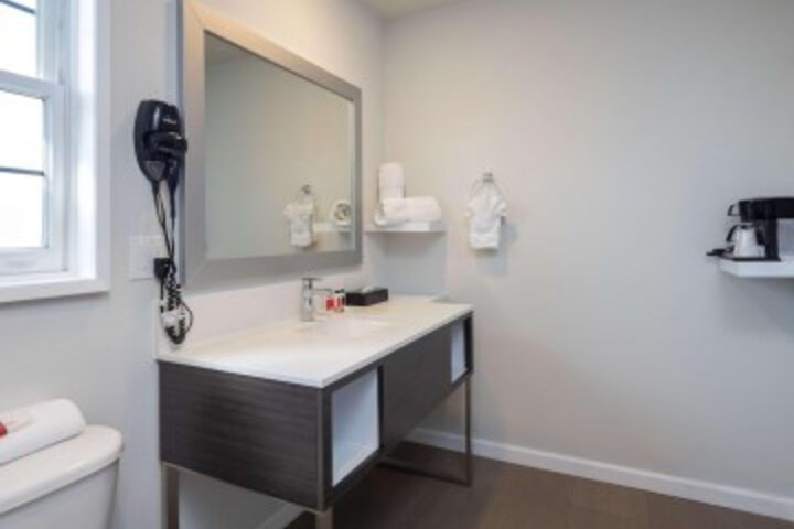 Room 10 of 48