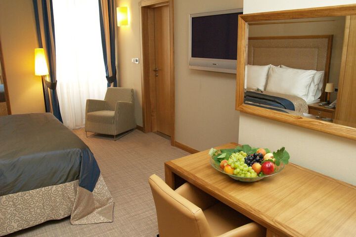 Room 9 of 55
