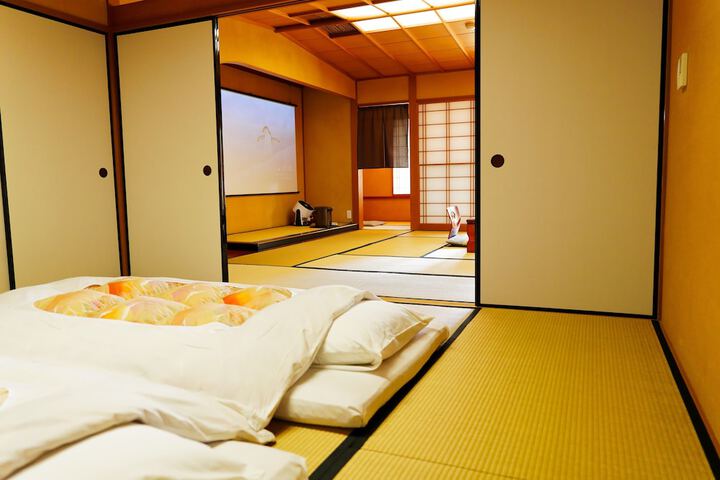Room 12 of 22