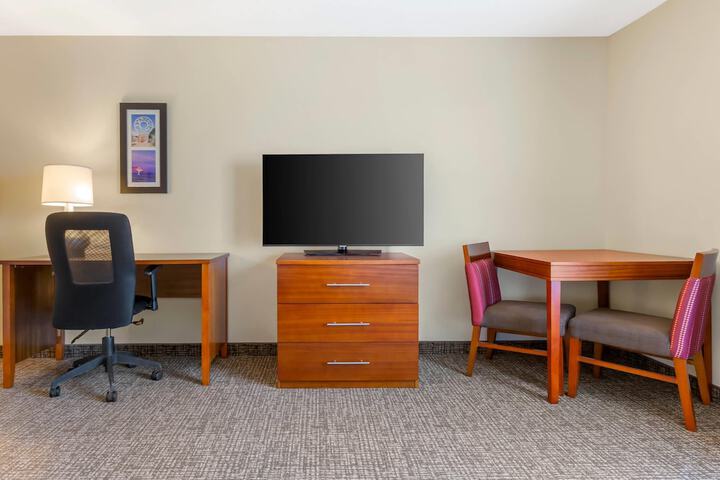 Room 14 of 33