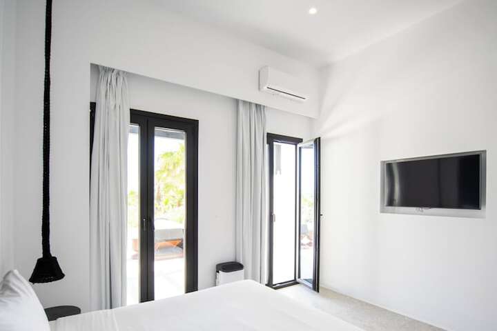 Room 16 of 51