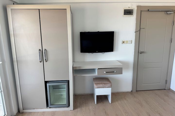 Room 19 of 39