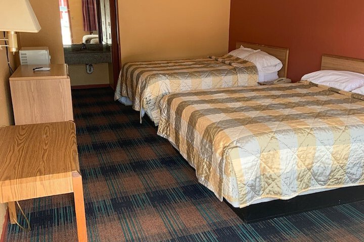 2 Queen Beds (3 of 13)