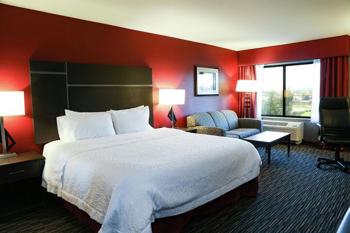 Room 40 of 73