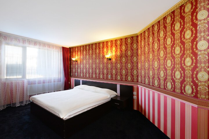 Room 19 of 59