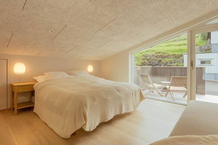 Room 3 of 56